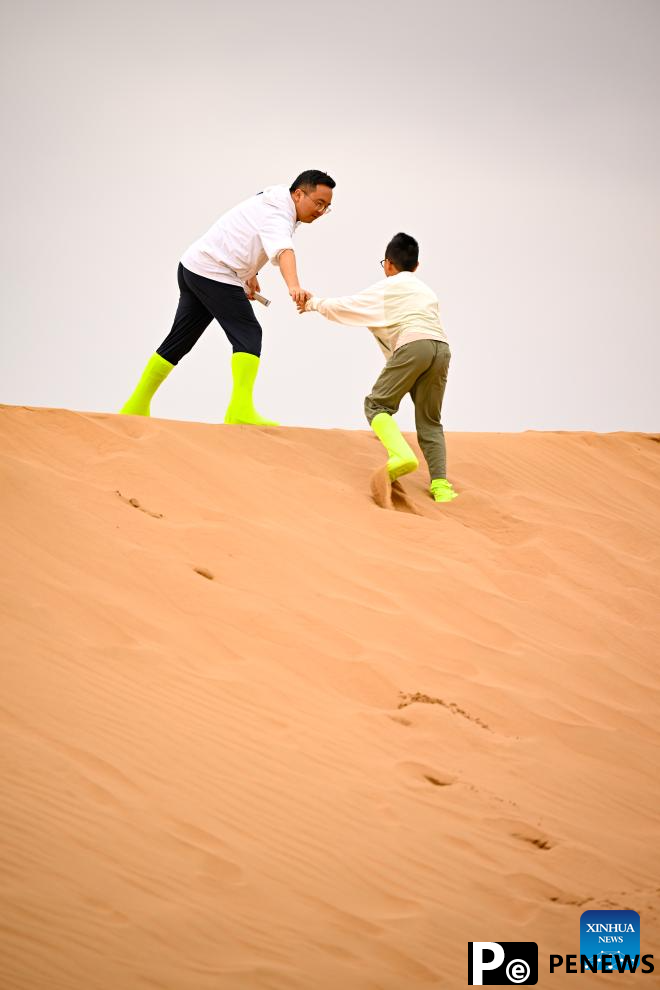 Desert fun games held at Shapotou scenic spot in NW China