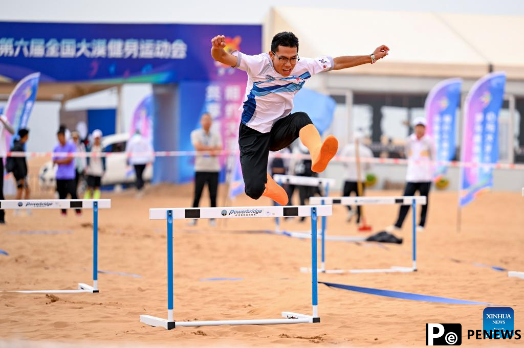 Desert fun games held at Shapotou scenic spot in NW China