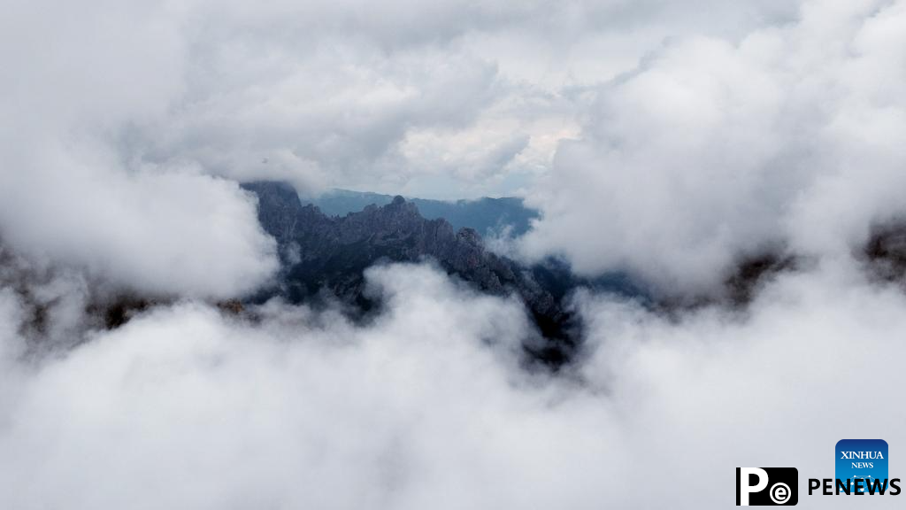 Scenery of Guanggai Mountain in NW China