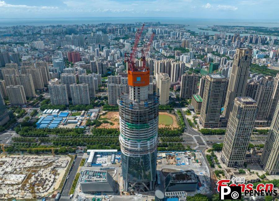 Tallest building in Hainan surpasses halfway construction point
