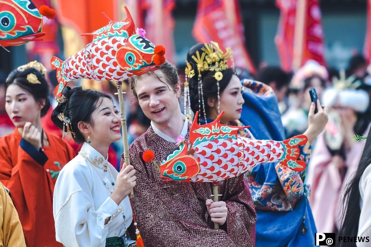 Popularity of Chinese-style products overseas mirrors new momentum of China
