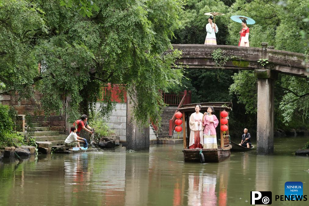 Ancient stone bridges under well protection in east China