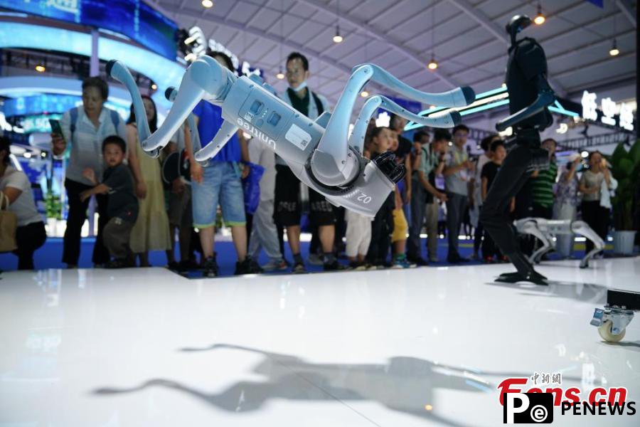 tech products attract visitors to 8th China