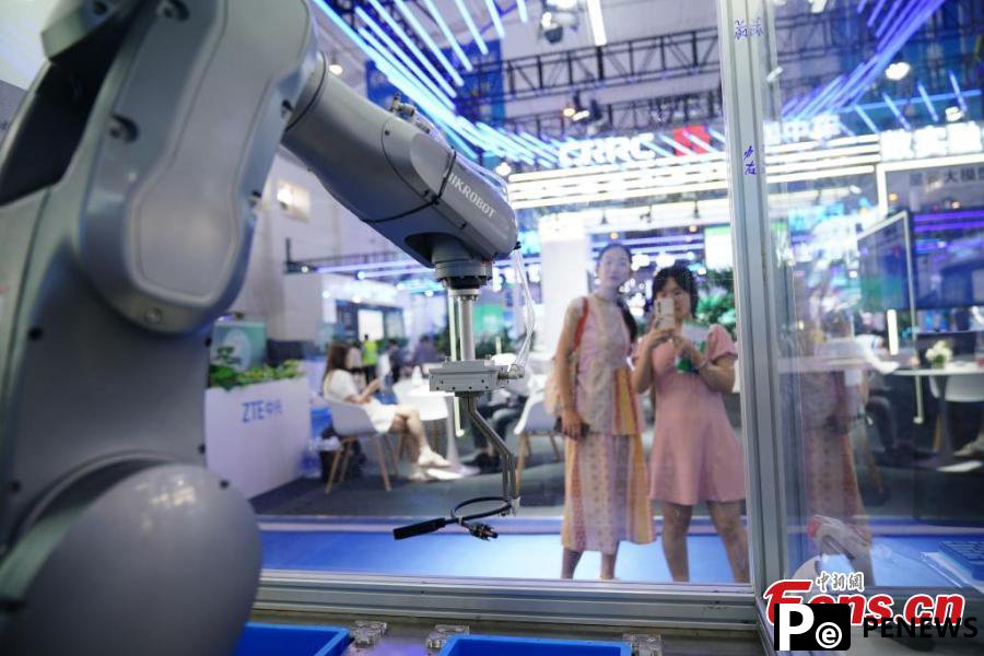 tech products attract visitors to 8th China