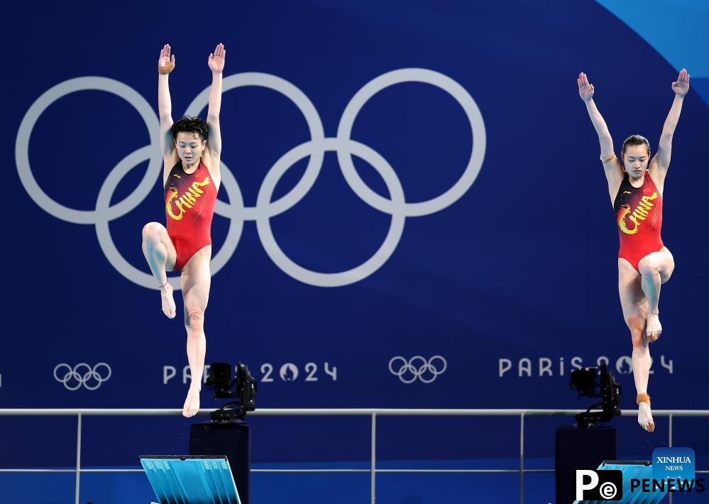 Chinese divers Chen Yiwen and Chang Yani win women