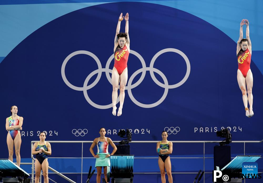Chinese divers Chen Yiwen and Chang Yani win women