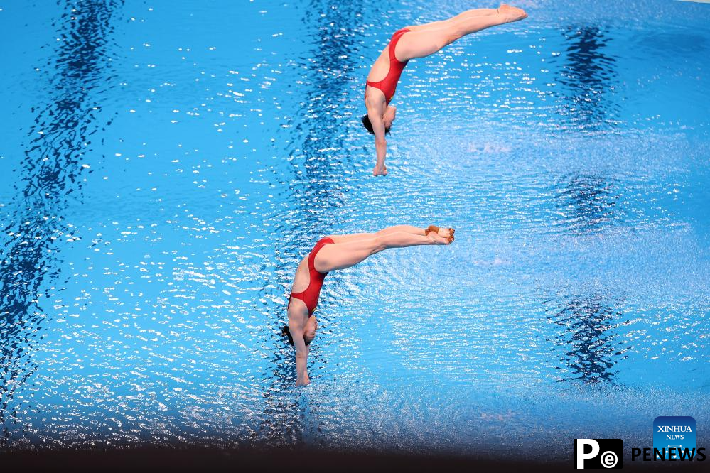 Chinese divers Chen Yiwen and Chang Yani win women