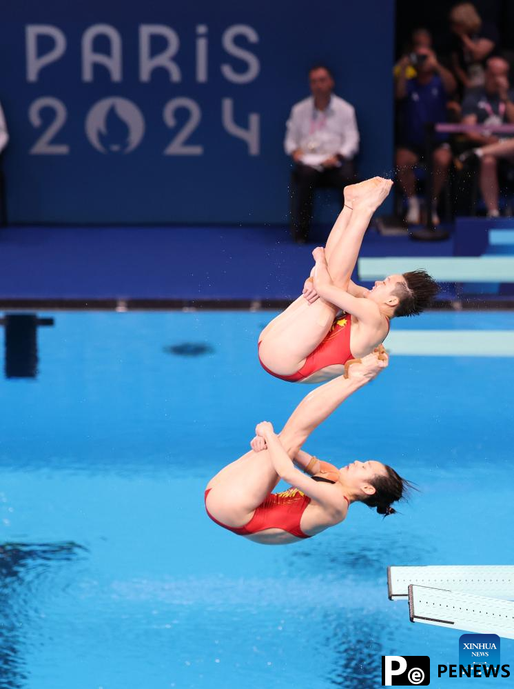 Chinese divers Chen Yiwen and Chang Yani win women
