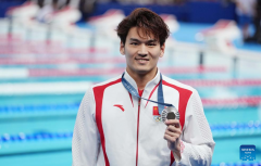 China's Xu vows to come back stronger after 100m backstroke silver