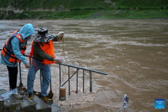 China launches scientific expedition to river headwaters