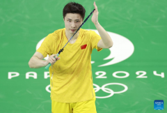 Paris 2024: badminton men's singles group play stage group A match