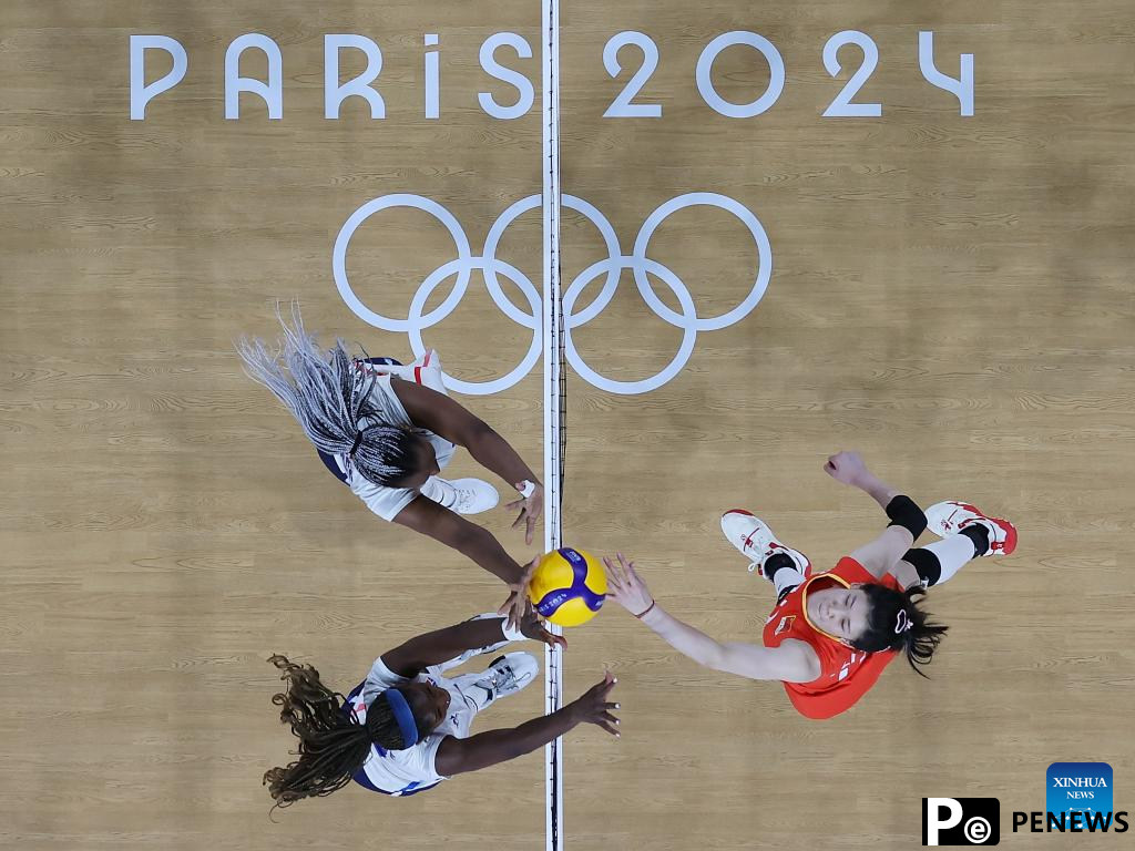 China ease past France to reach women