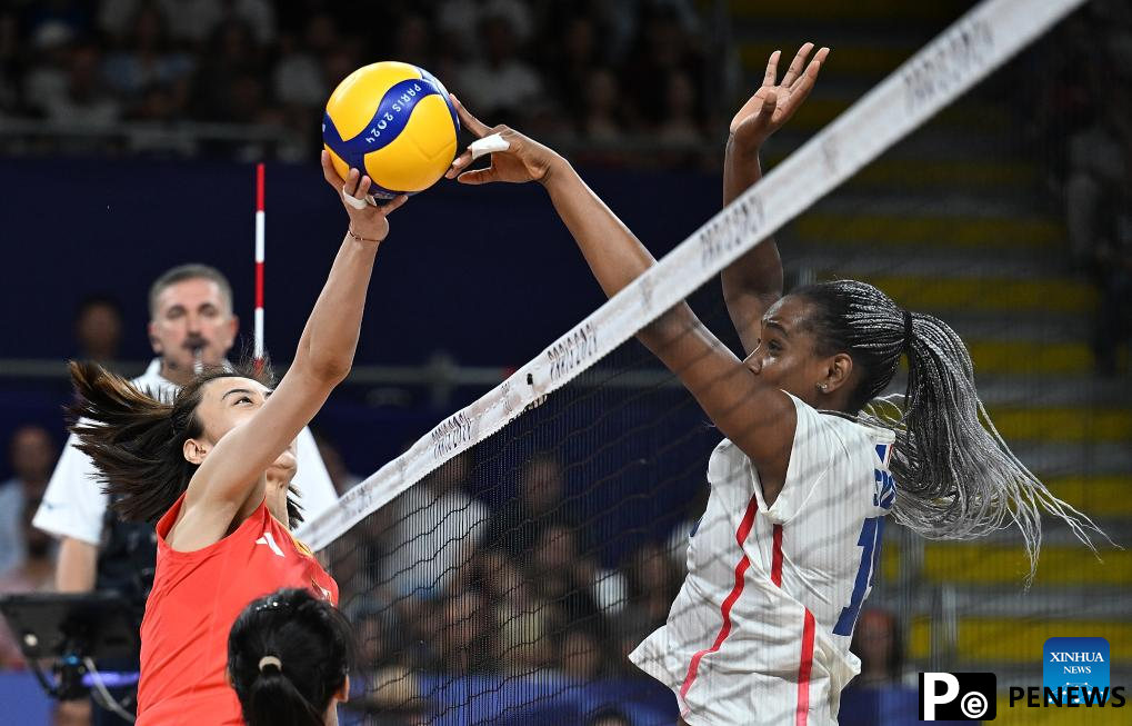 China ease past France to reach women