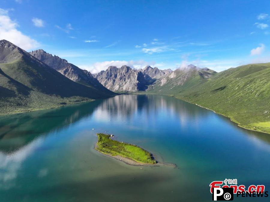 Scenery of Nianbaoyuze Mountain Scenic Resort in Qinghai