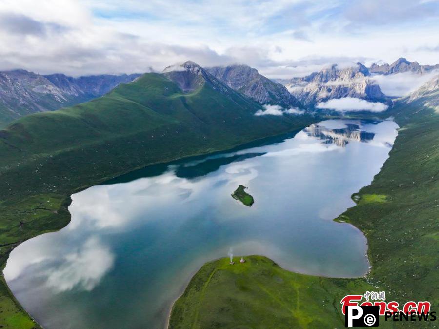 Scenery of Nianbaoyuze Mountain Scenic Resort in Qinghai