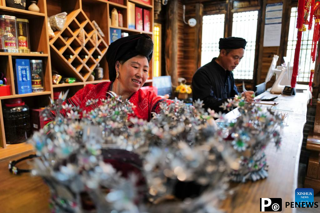 Homestay service burgeons at Dazhai Village in S China