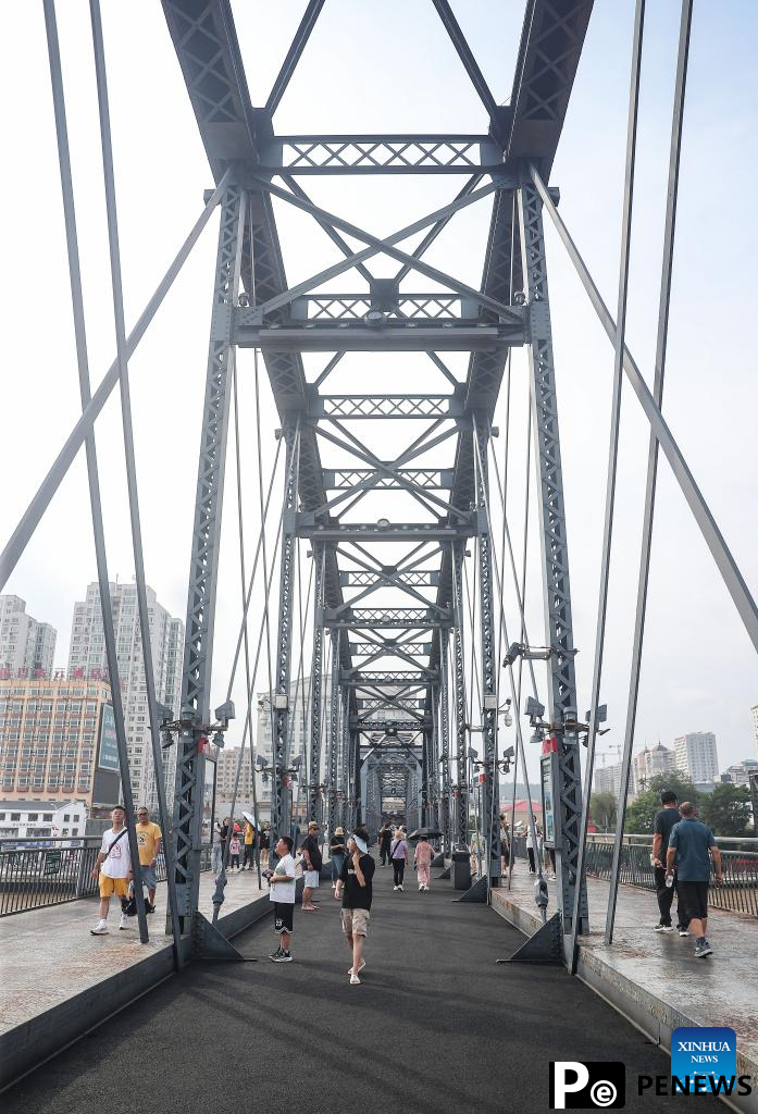 Tourism service resumes in Dandong, China