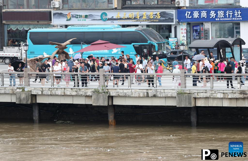 Tourism service resumes in Dandong, China