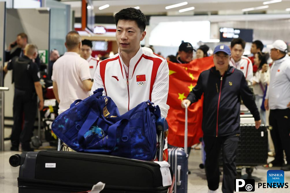 Chinese table tennis team arrives at Roissy-Charles de Gaulle Airport near Paris, France