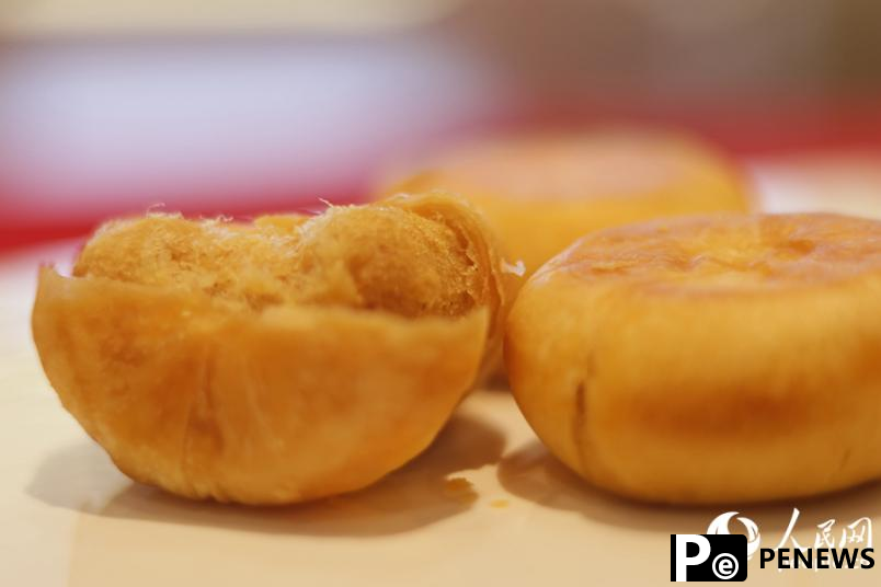 Chicken floss cakes made in SE China
