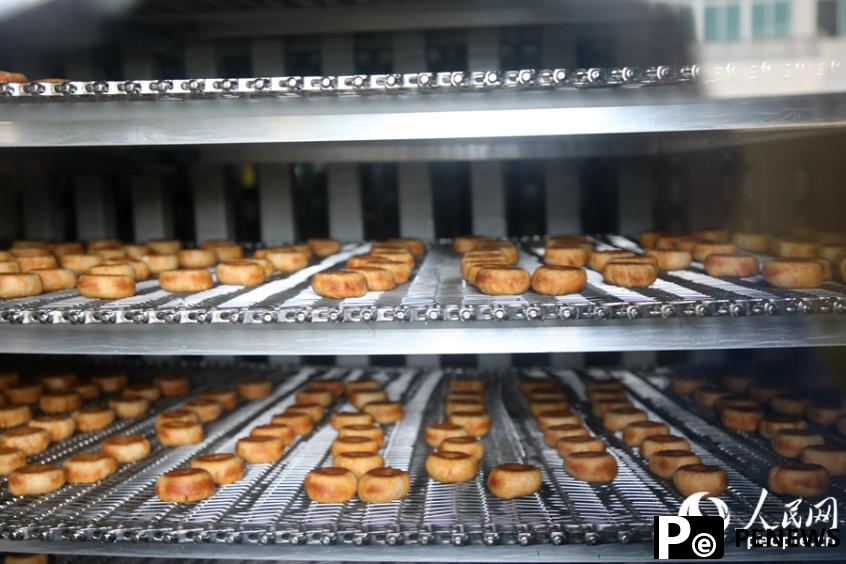 Chicken floss cakes made in SE China