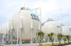 Compressed air energy storage embraces large
