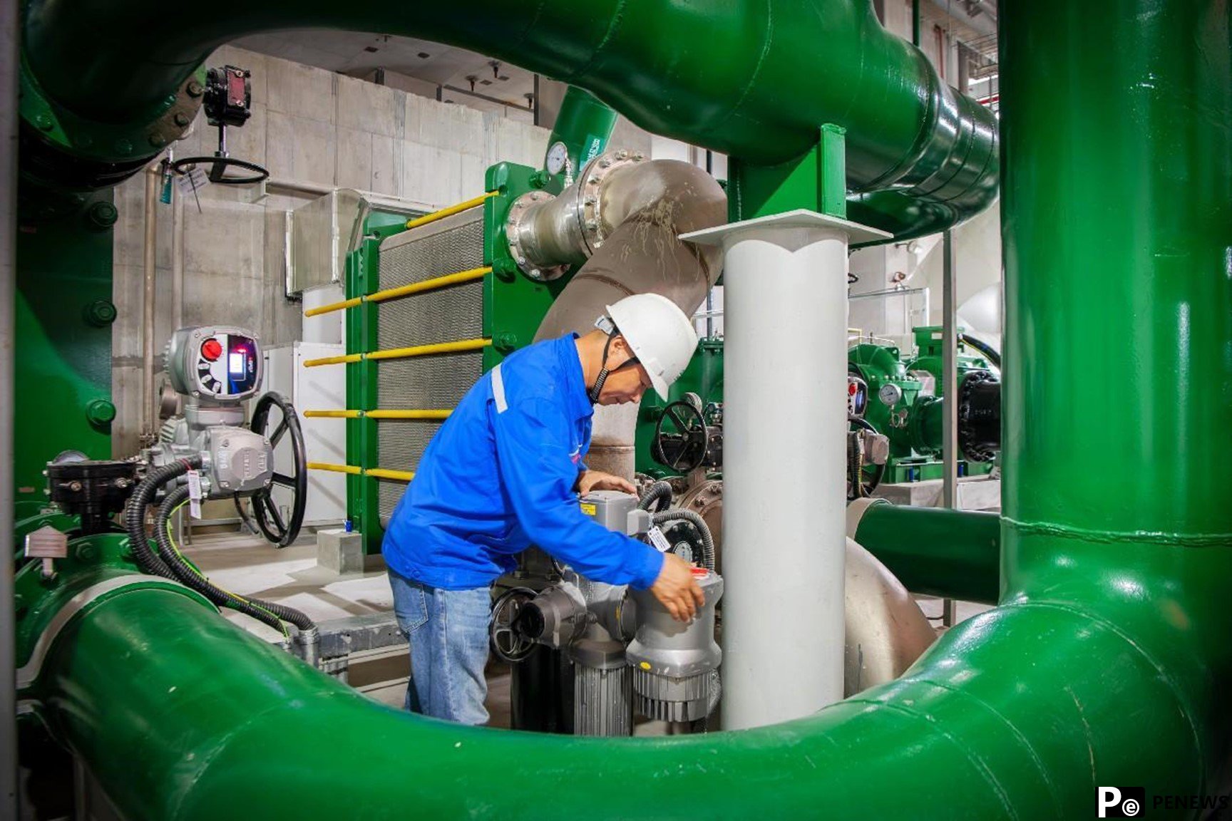 Compressed air energy storage embraces large