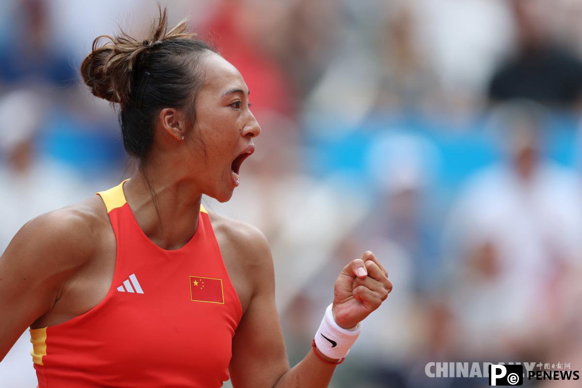 Zheng makes tennis history for Asia