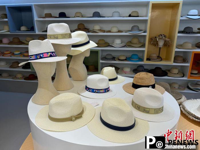 Young entrepreneur from E China’s Zhejiang brings Chinese straw hats to Paris Olympic Games