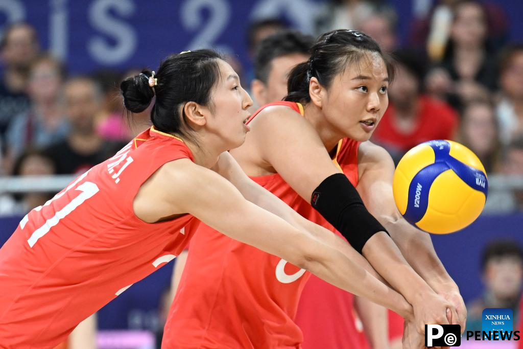 Chinese athletes compete during women
