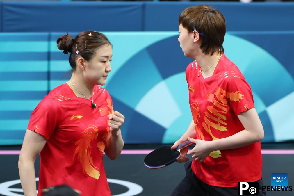 Chinese paddlers move into men