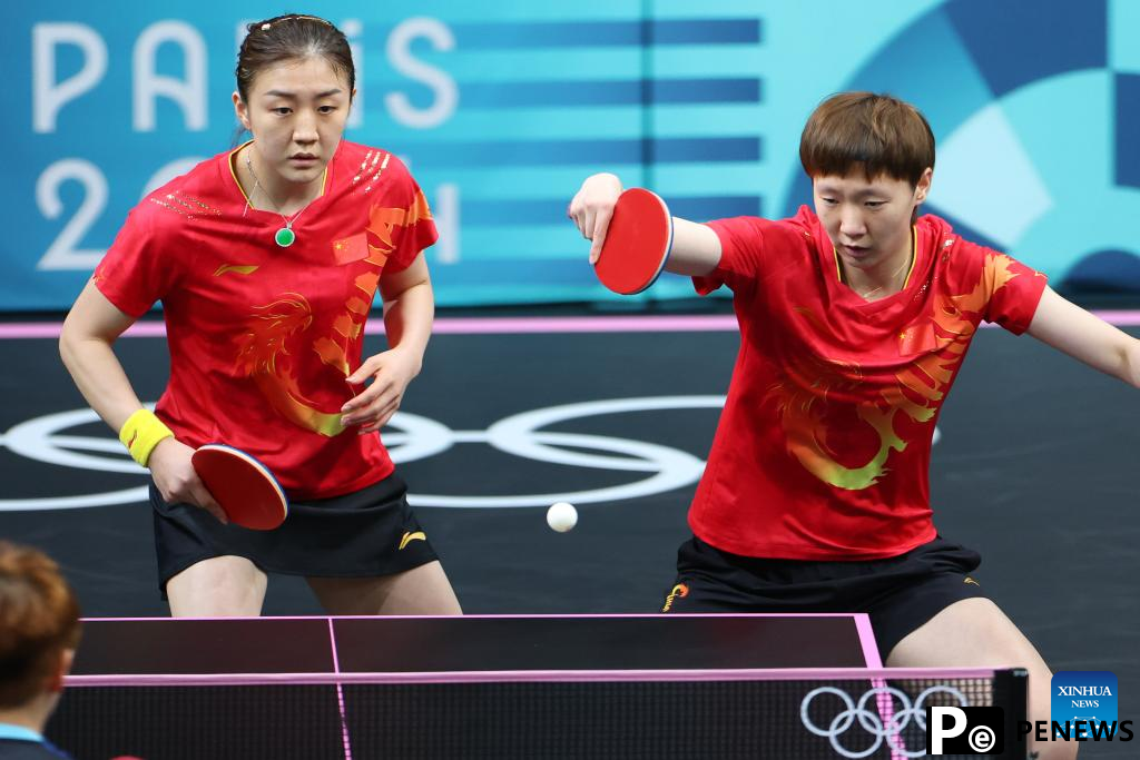 Chinese paddlers move into men