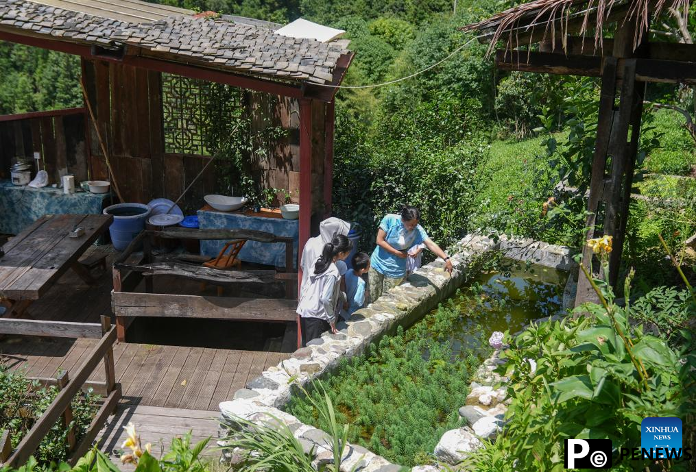 Tourism booms in Shennongjia Forest District, C China