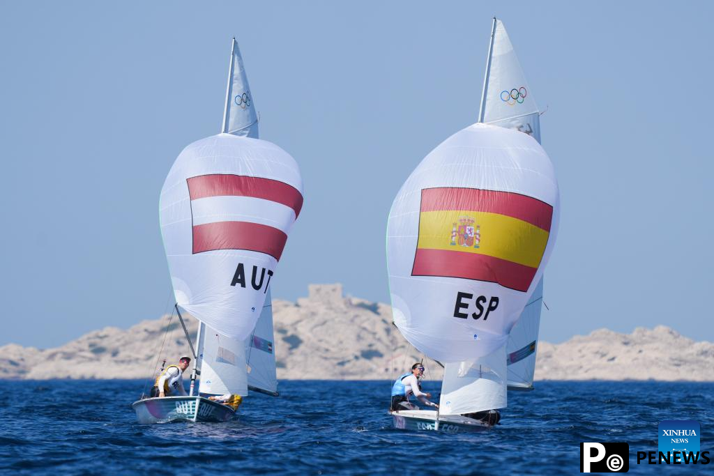 Paris 2024: mixed dinghy medal race of sailing