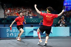 Day 14: China defend table tennis team title, Spain claim football gold