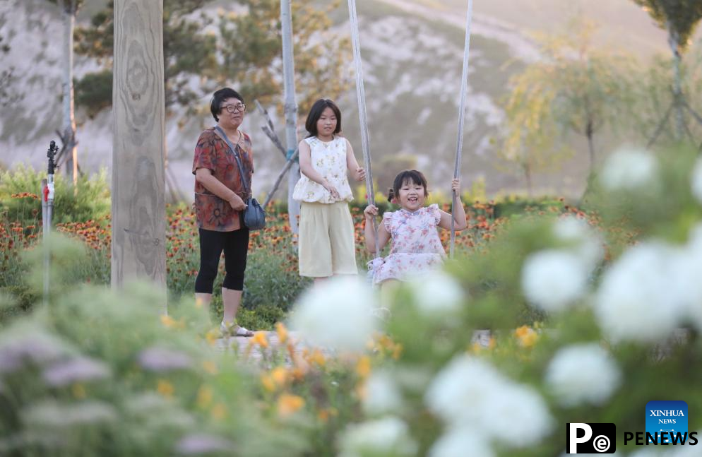 Quarry-transformed mountain park in Beipiao provides summer resort for visitors in Liaoning