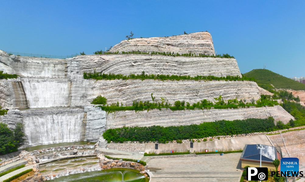 Quarry-transformed mountain park in Beipiao provides summer resort for visitors in Liaoning