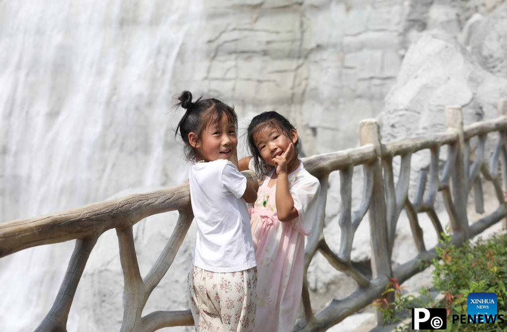 Quarry-transformed mountain park in Beipiao provides summer resort for visitors in Liaoning