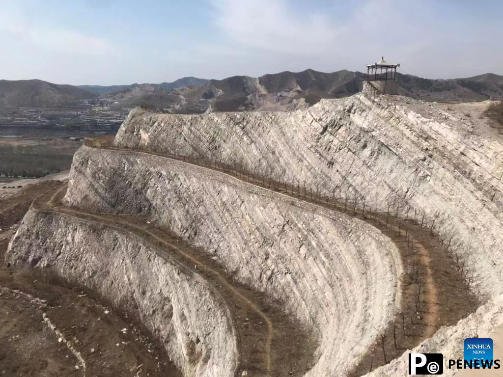 Quarry-transformed mountain park in Beipiao provides summer resort for visitors in Liaoning