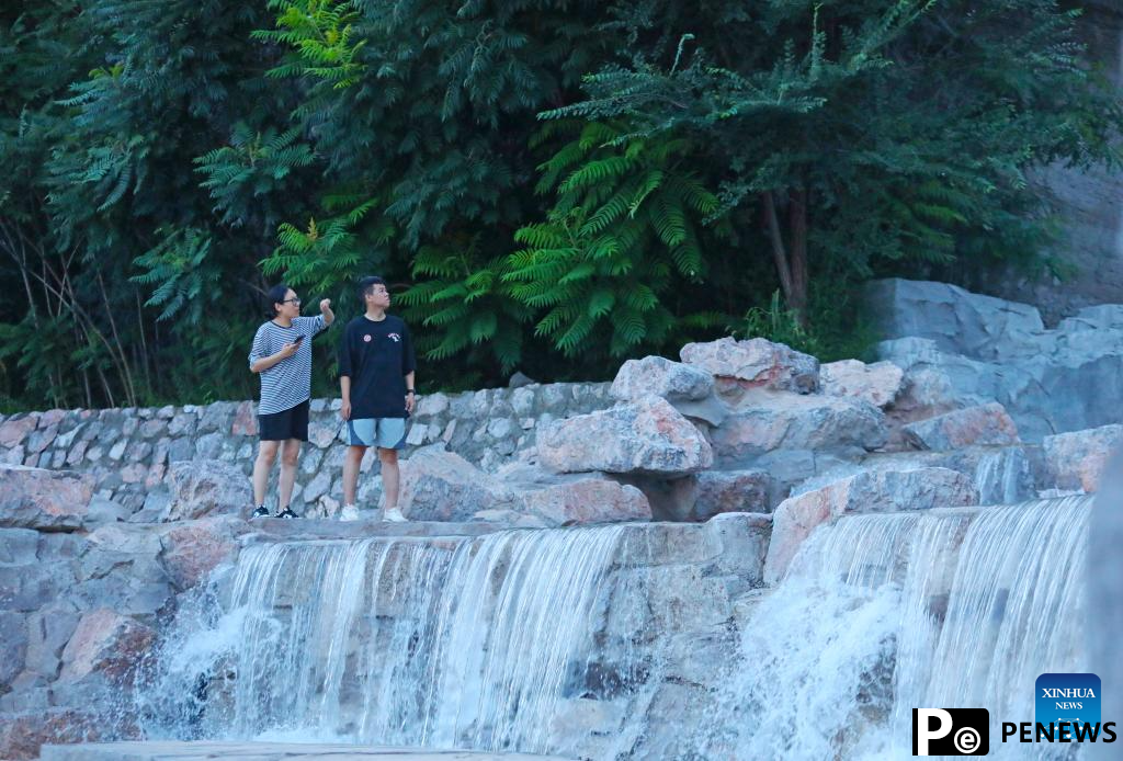 Quarry-transformed mountain park in Beipiao provides summer resort for visitors in Liaoning