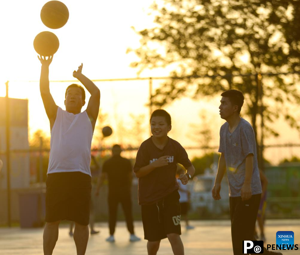 Quarry-transformed mountain park in Beipiao provides summer resort for visitors in Liaoning