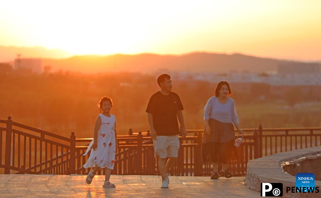 Quarry-transformed mountain park in Beipiao provides summer resort for visitors in Liaoning