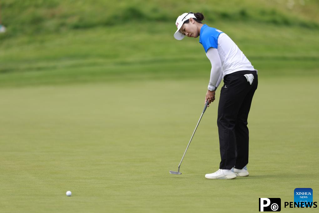 Chinese female golfers set sights on medals in final round of Paris Olympics