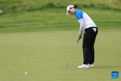 Chinese female golfers set sights on medals in final round of Paris Olympics