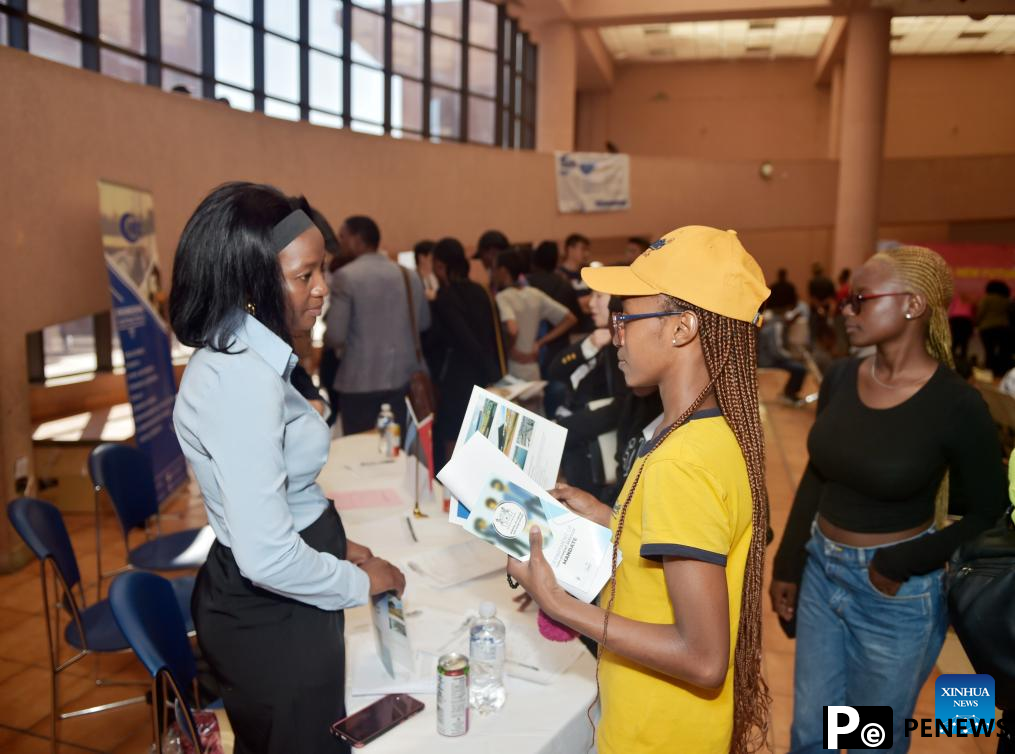 Job fair held by Chinese companies attracts local graduates in Botswana