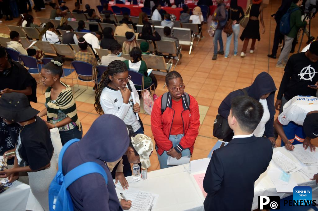 Job fair held by Chinese companies attracts local graduates in Botswana