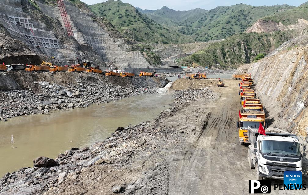 built hydropower project achieves river closure in NW Pakistan