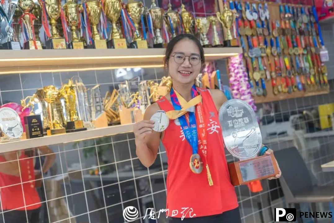 Chinese programmer Huang Xuemei: First female runner to finish public marathon at Paris 2024 Olympics