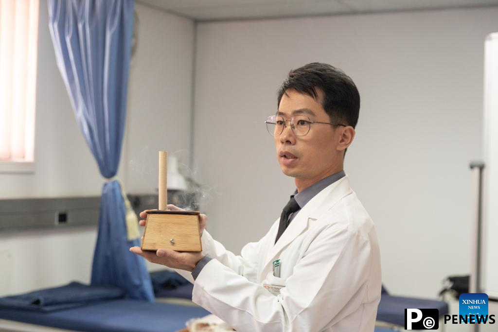 Acupuncture teacher promotes TCM in South Africa