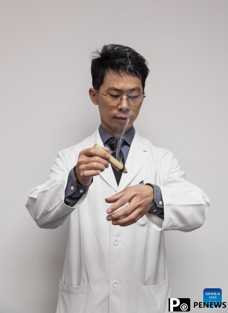 Acupuncture teacher promotes TCM in South Africa